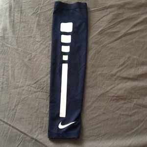 Nike shooting sleeve - navy blue